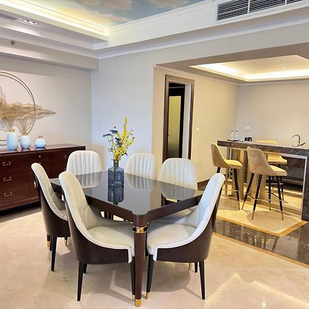 Fleet Club Mahrousa الإسكندرية المظهر الخارجي الصورة A dining room in a luxury apartment
