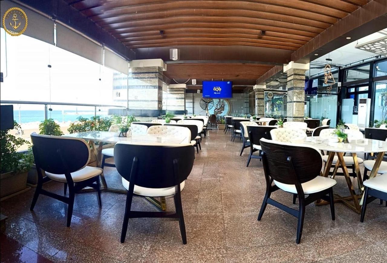 Fleet Club Mahrousa الإسكندرية المظهر الخارجي الصورة The interior of the lounge