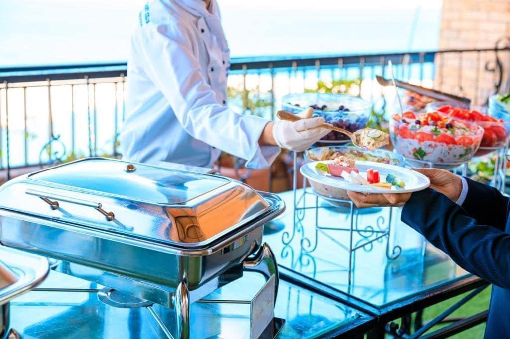 Fleet Club Mahrousa الإسكندرية المظهر الخارجي الصورة A buffet at a hotel